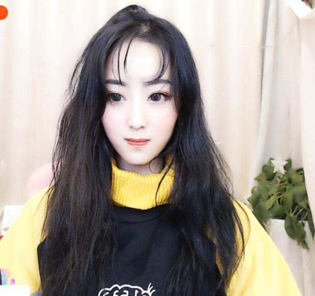 暖心美女主播直播间 午夜随时你等你来解压1