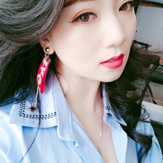 直播间可盐可甜的美女主播 元气满满活力多1