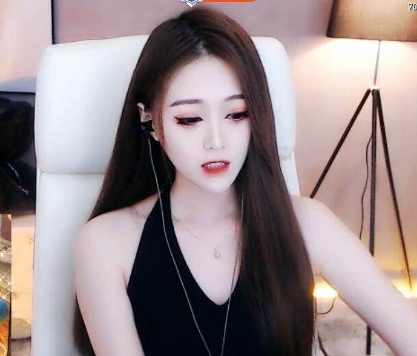 推荐氧气美女主播蜜糖 真的又清新又很飒1