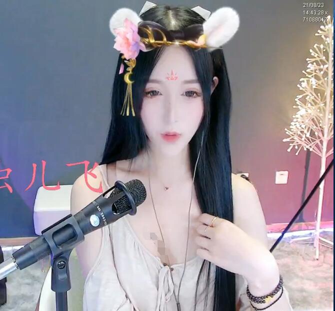 人气萝莉美女主播御萝萝 奶音有趣的美女直播间2