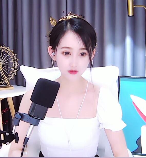 可爱逗趣女主播小北妹 自称嗓子还没醒1