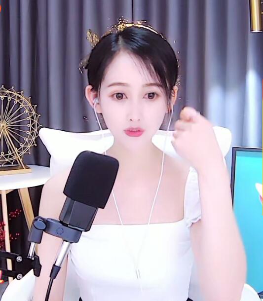 可爱逗趣女主播小北妹 自称嗓子还没醒2