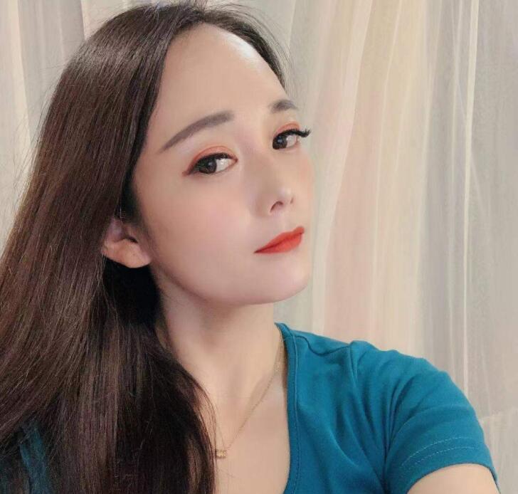 秀色新人美女主播 好看的美女直播间1