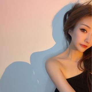 美女主播展现曼妙好身材，魅力十足美丽动人