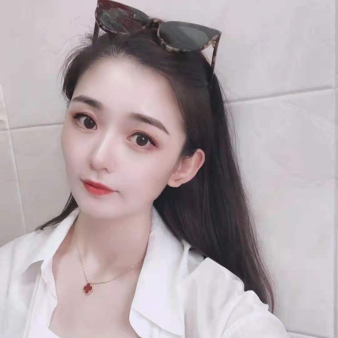 美女主播直播跳韩舞，身材火辣、舞姿撩人！