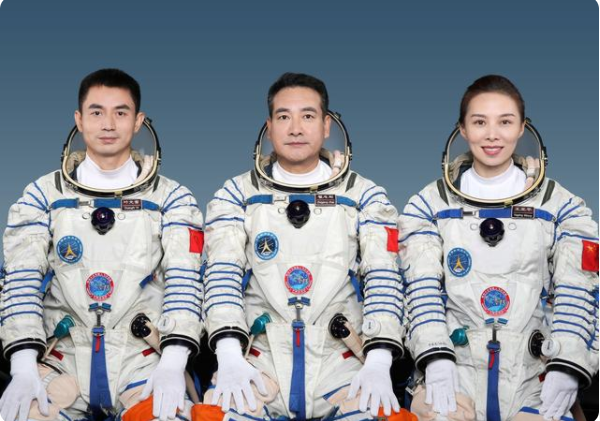 执行神舟十三号载人飞行任务的航天员乘组确定