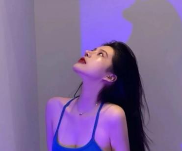 美女视频直播_性感主播秀完美身材