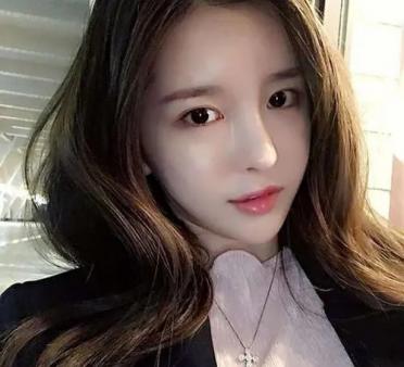 美女在线直播跳舞_美女主播在线秀场