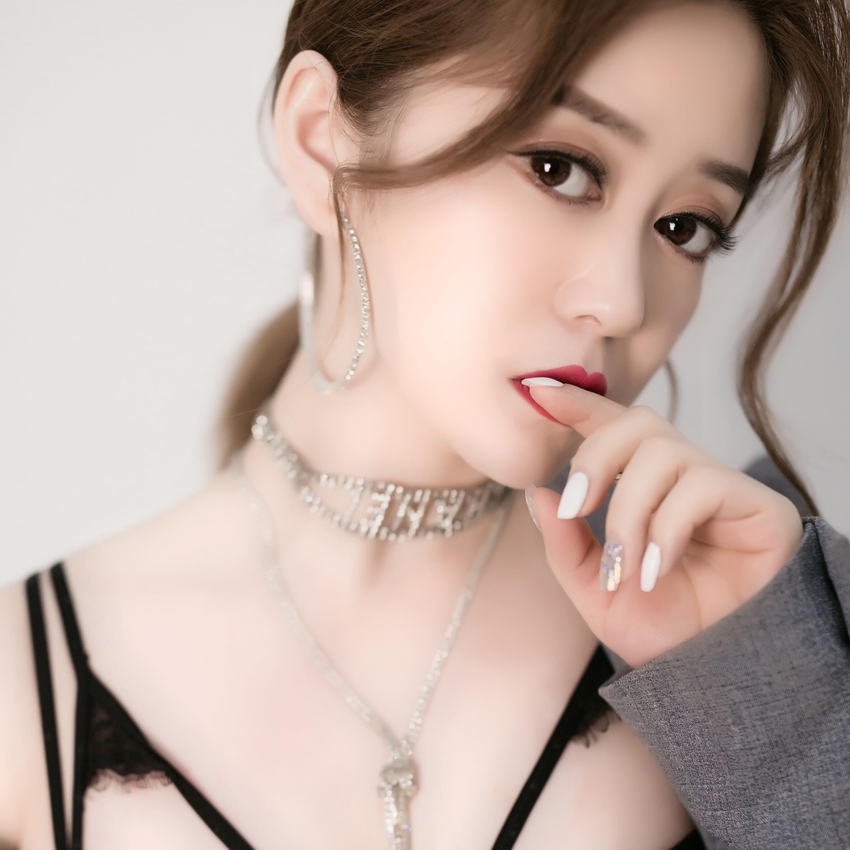 看美女热舞直播_长腿美女视频热舞