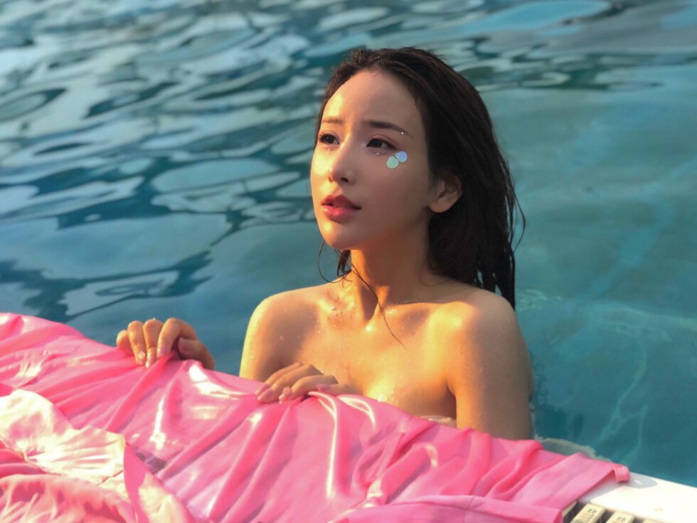 午夜秀场直播间_真人美女视频直播
