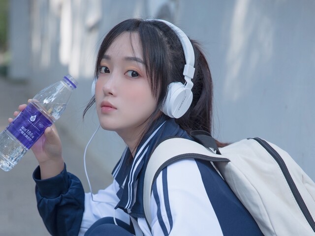美女视频直播房间_真人视频直播聊天网站