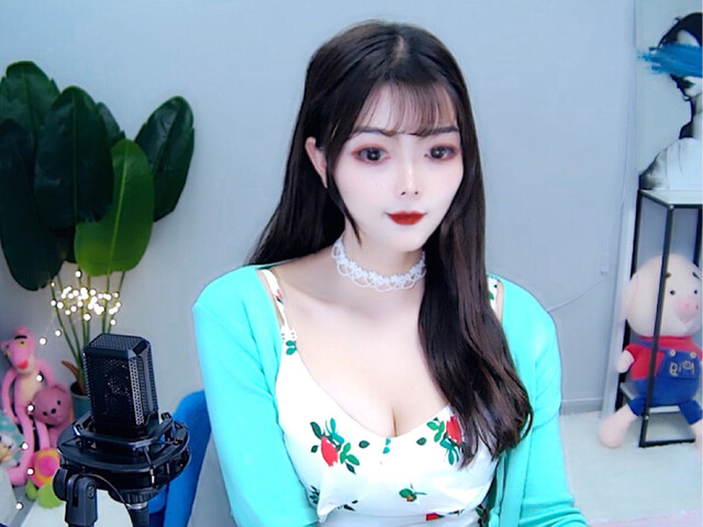 网页版多人视频聊天_在线免费视频聊天交友